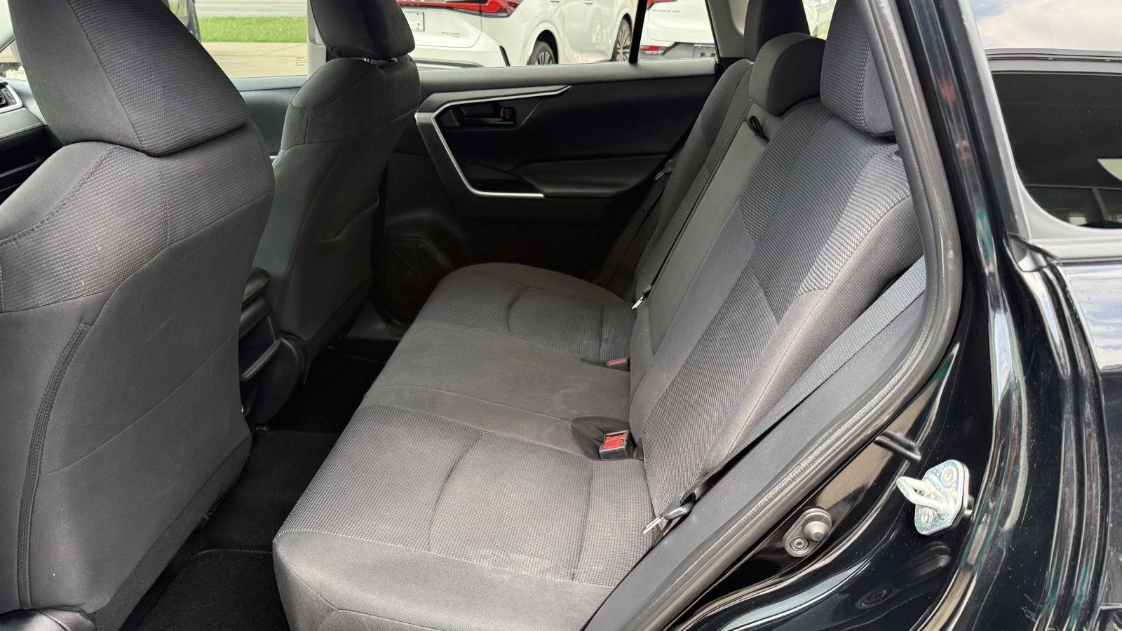 Toyota RAV4 LE AWD 2019