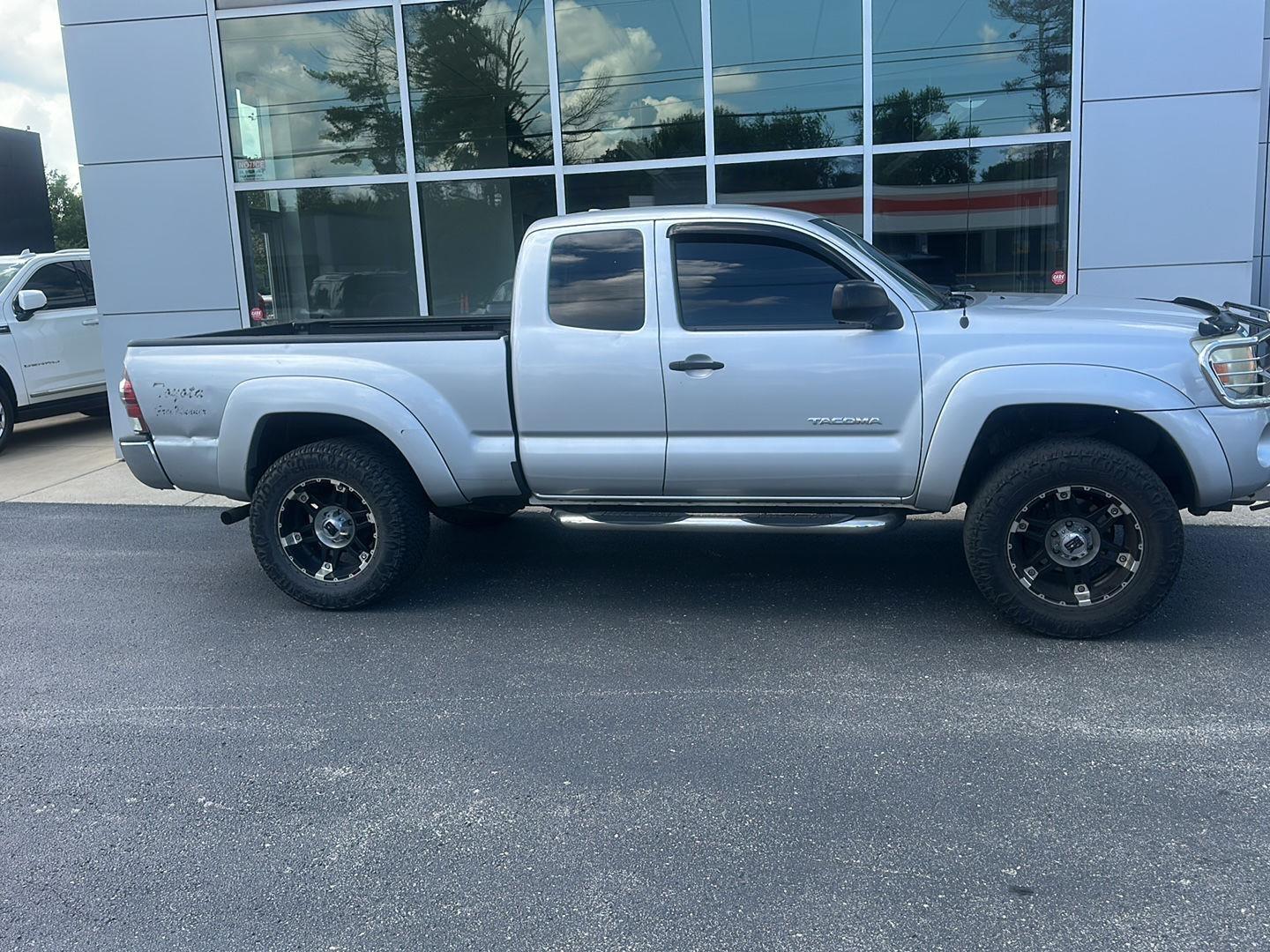 Toyota Tacoma PreRunner Access Cab V6 2WD 2010