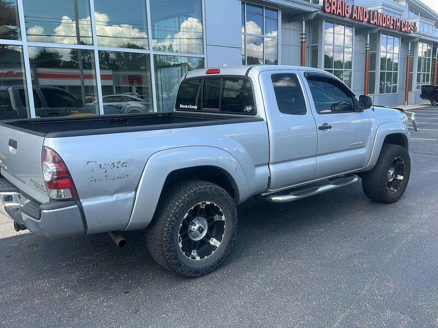 Toyota Tacoma PreRunner Access Cab V6 2WD 2010