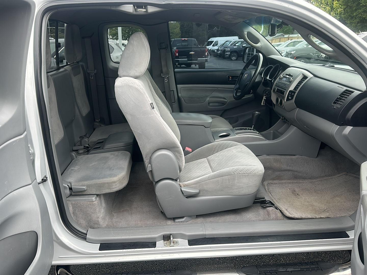 Toyota Tacoma PreRunner Access Cab V6 2WD 2010