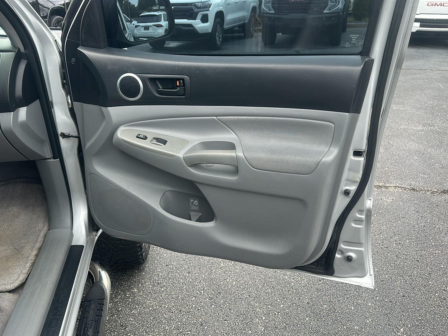 Toyota Tacoma PreRunner Access Cab V6 2WD 2010