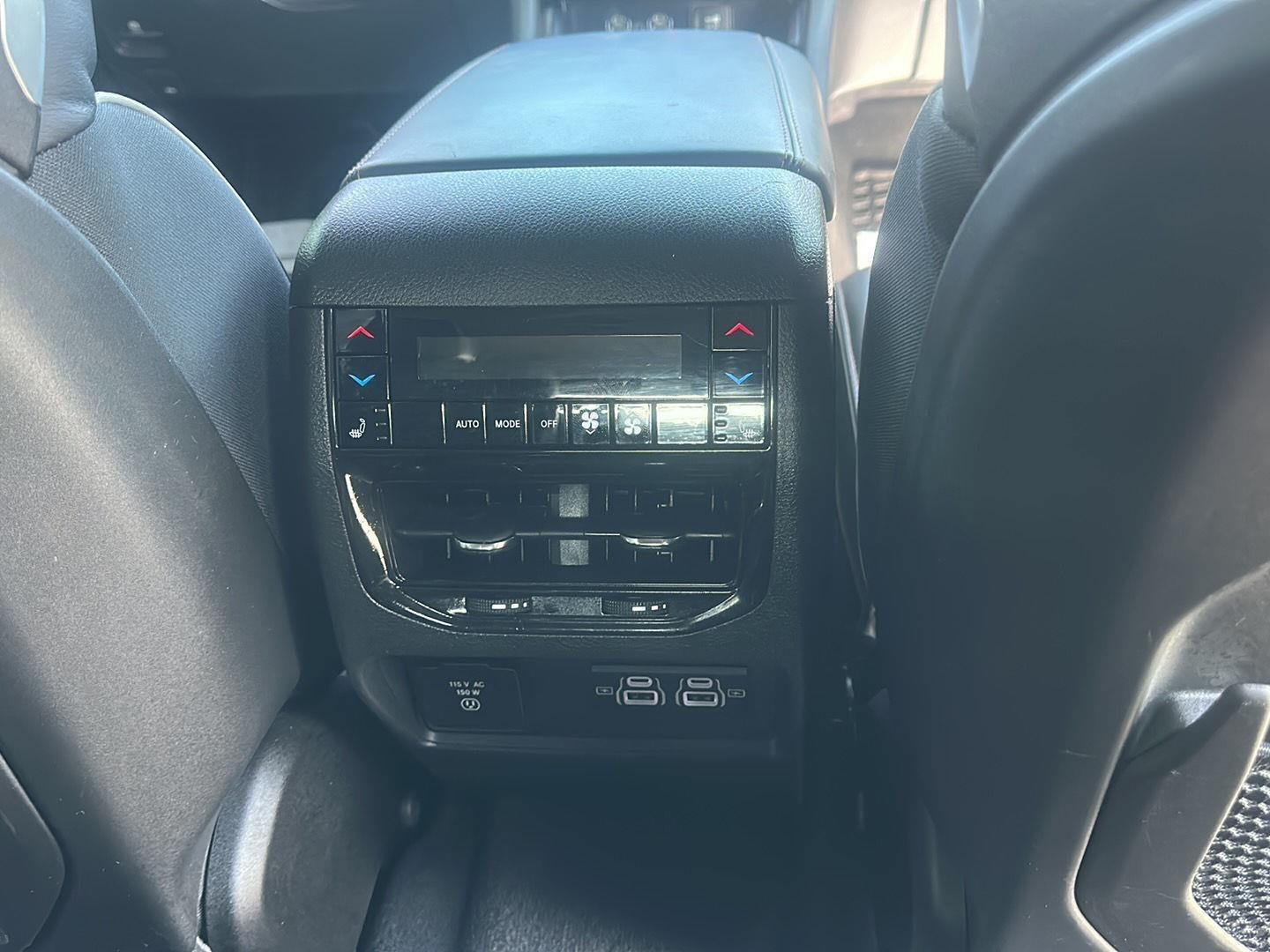 Jeep Grand Cherokee L Summit 4WD 2025