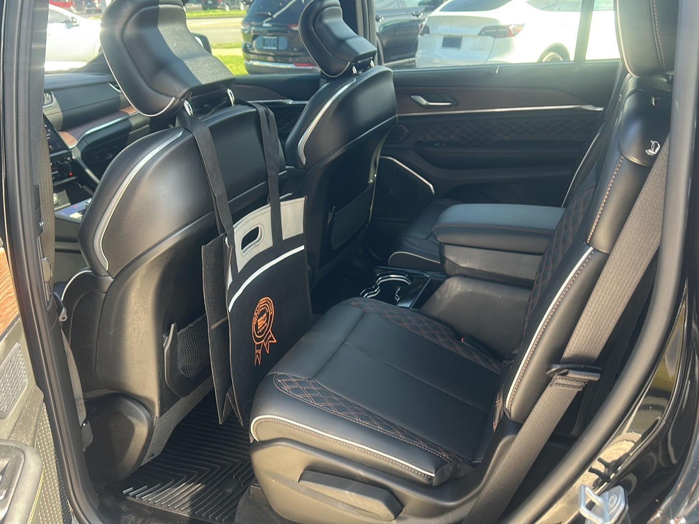 Jeep Grand Cherokee L Summit 4WD 2025