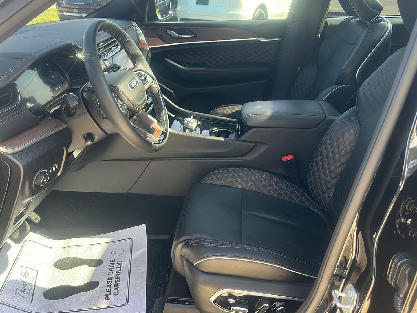 Jeep Grand Cherokee L Summit 4WD 2025
