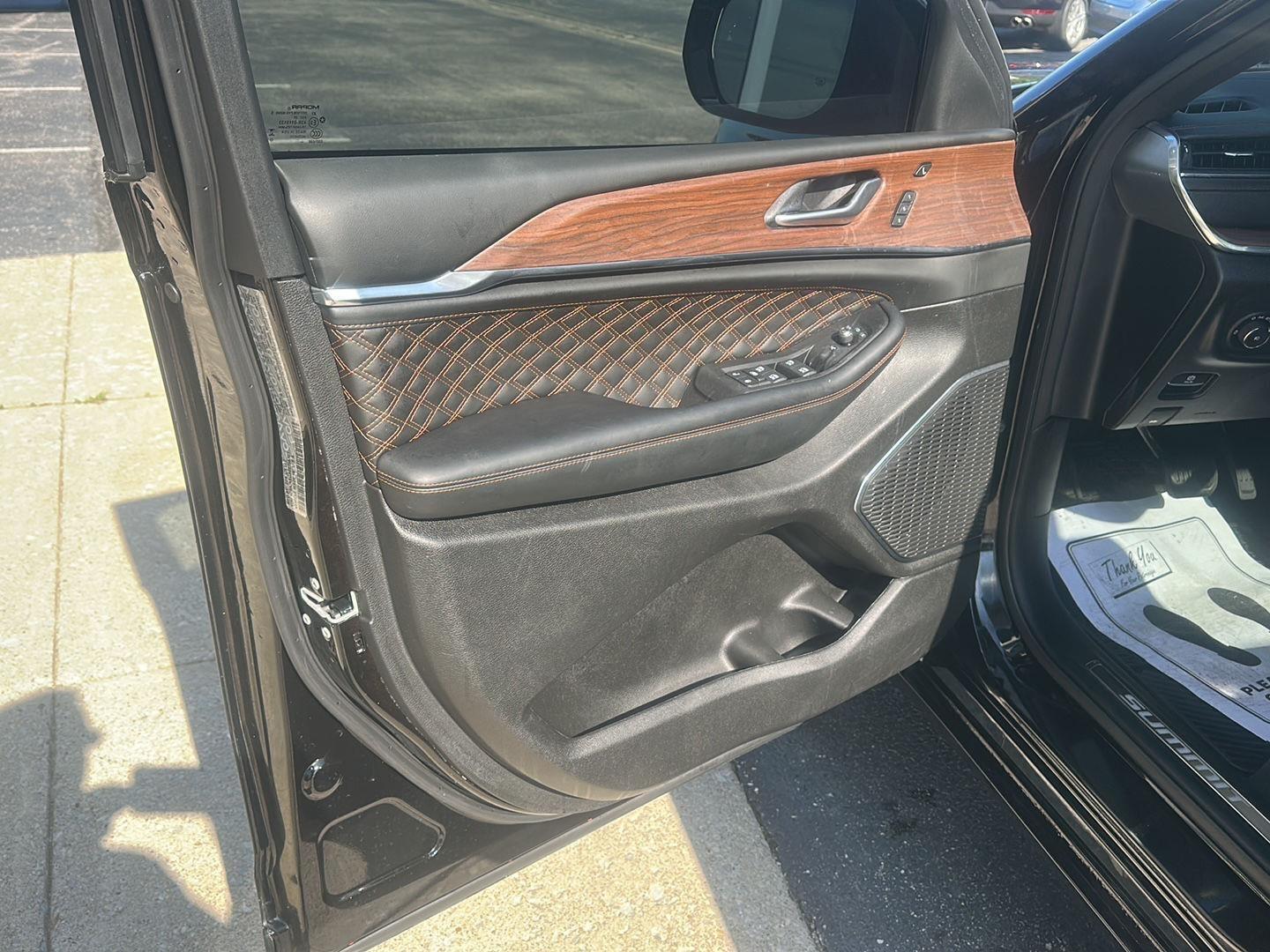 Jeep Grand Cherokee L Summit 4WD 2025