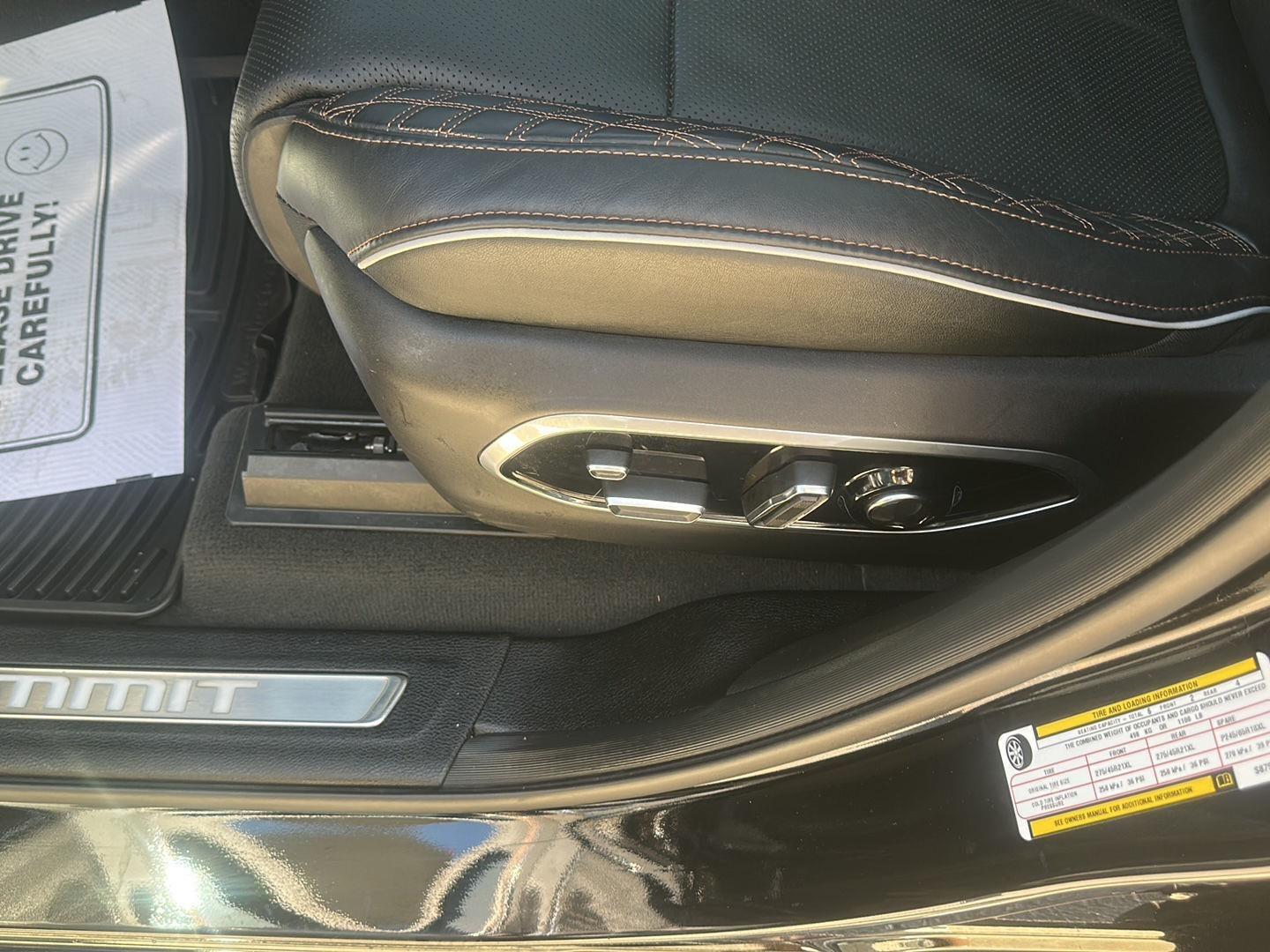 Jeep Grand Cherokee L Summit 4WD 2025