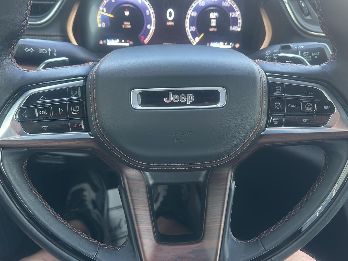 Jeep Grand Cherokee L Summit 4WD 2025