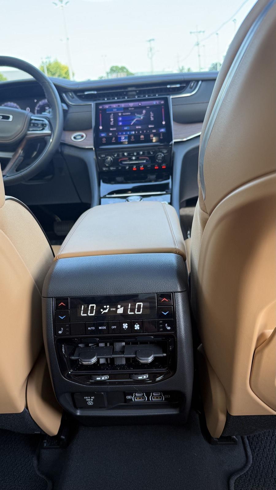 Jeep Grand Cherokee Summit 4WD 2025