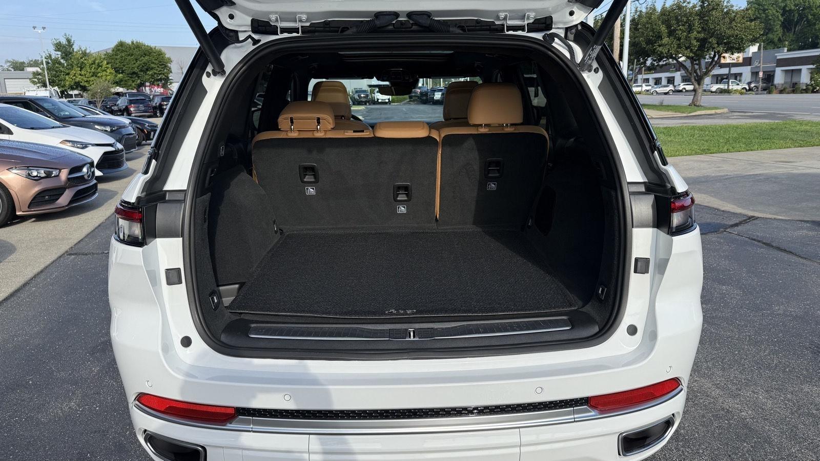 Jeep Grand Cherokee Summit 4WD 2025
