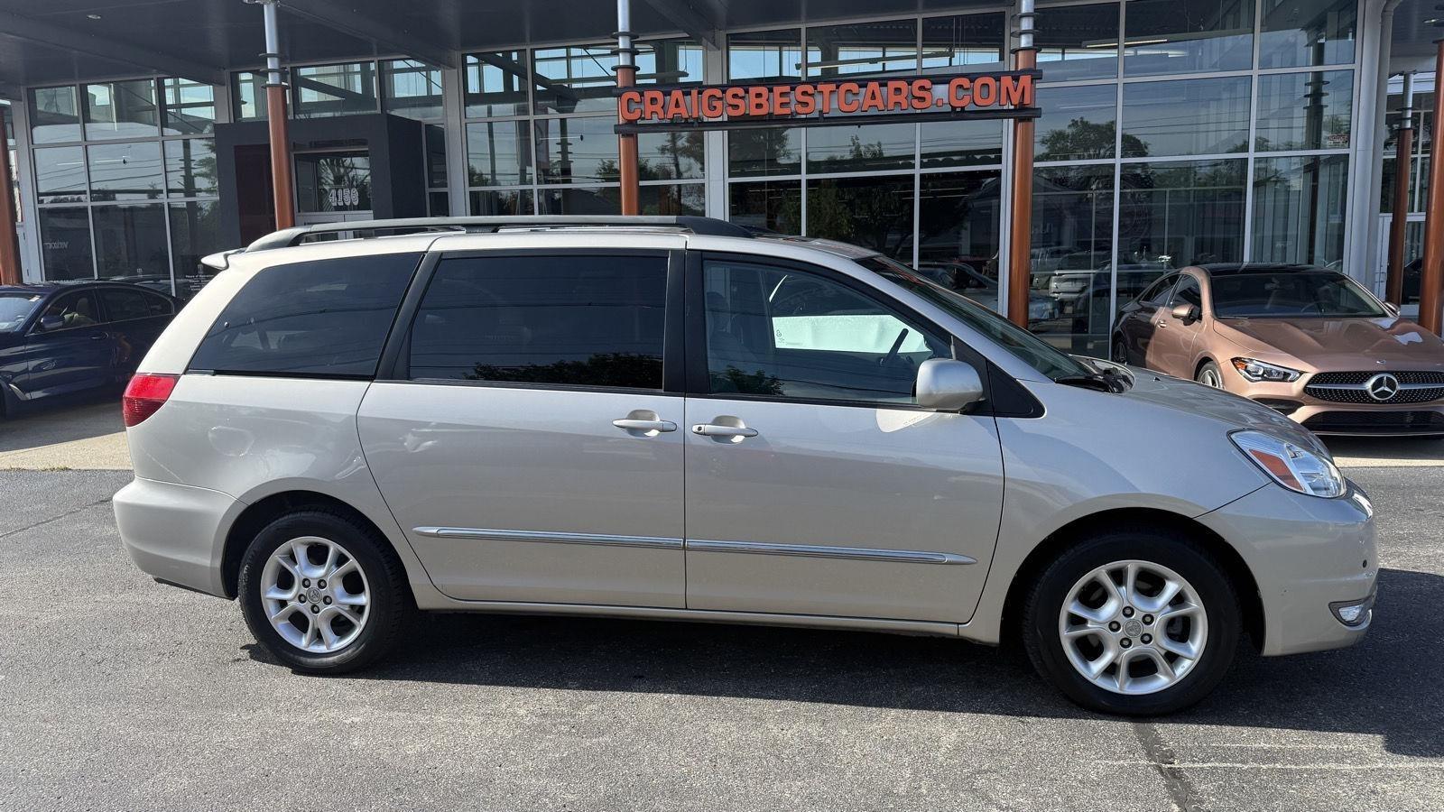 Toyota Sienna XLE 2004