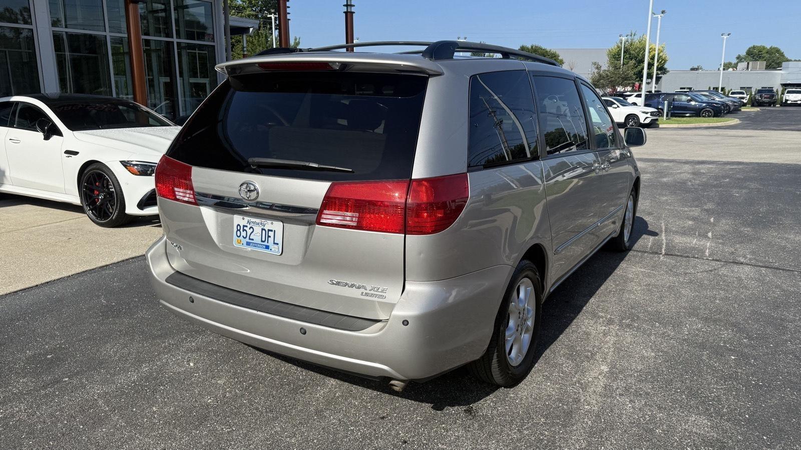 Toyota Sienna XLE 2004