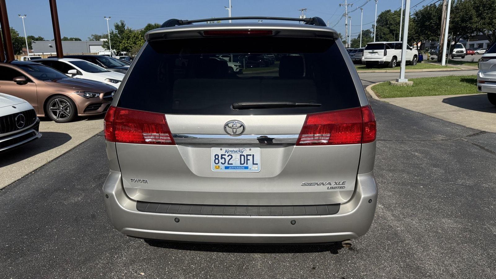 Toyota Sienna XLE 2004