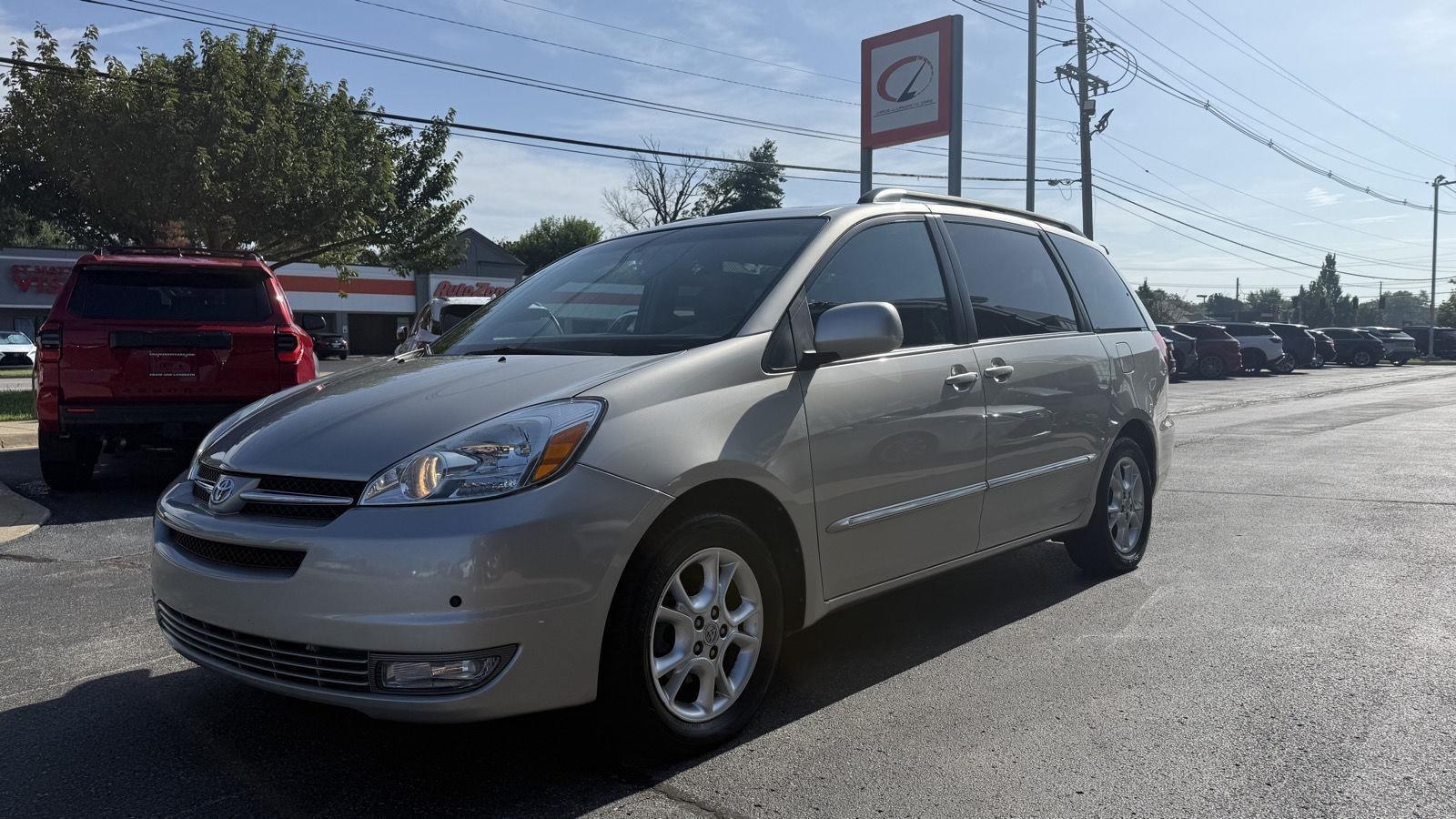 Toyota Sienna XLE 2004