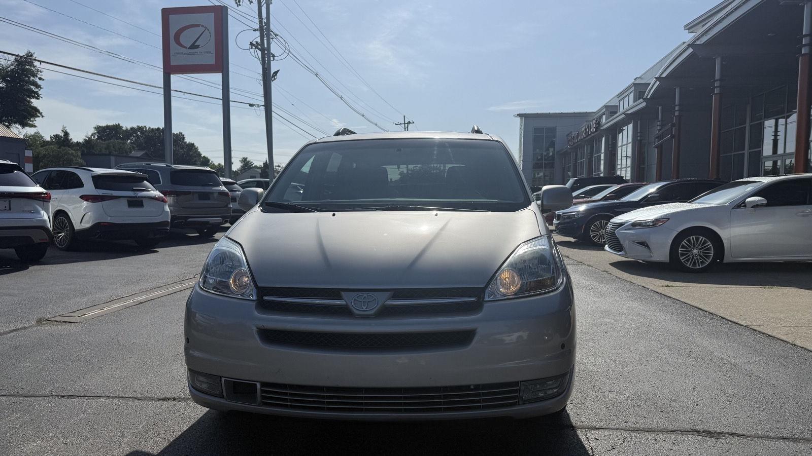 Toyota Sienna XLE 2004