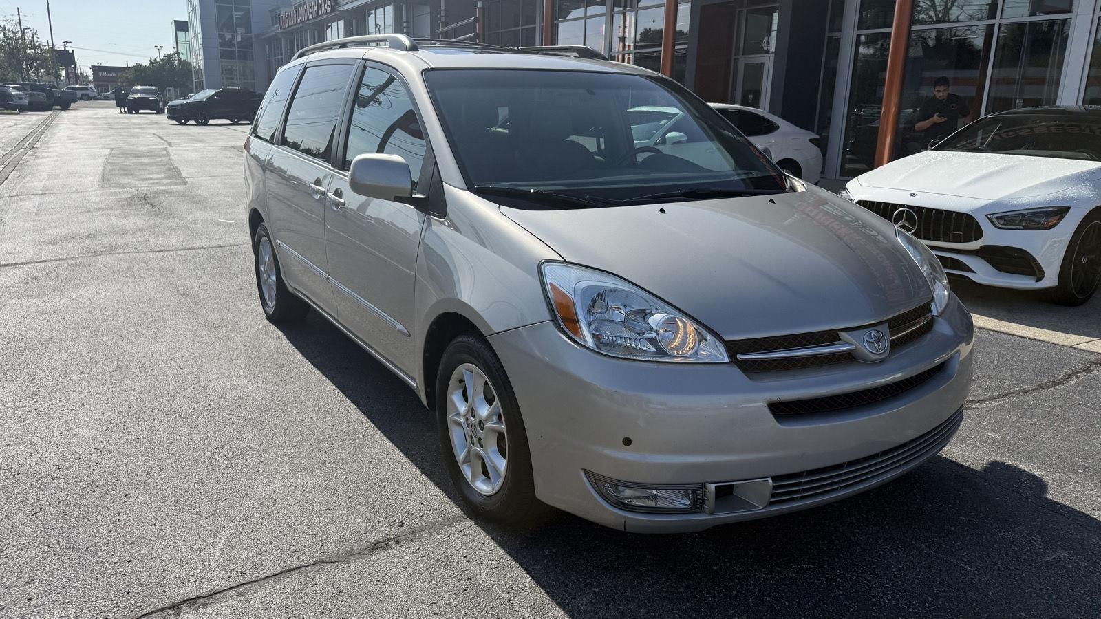 Toyota Sienna XLE 2004