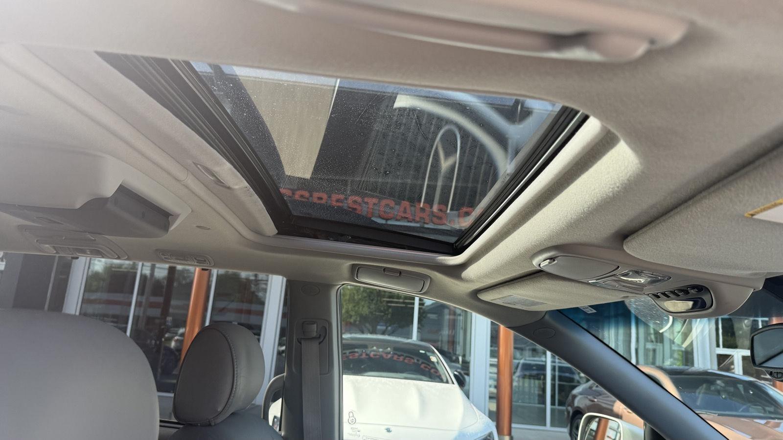 Toyota Sienna XLE 2004