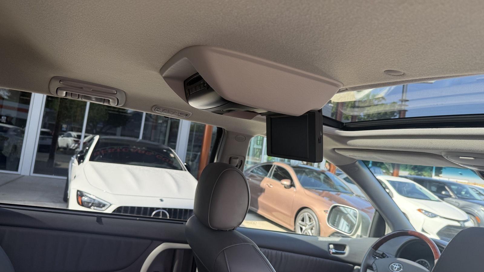 Toyota Sienna XLE 2004