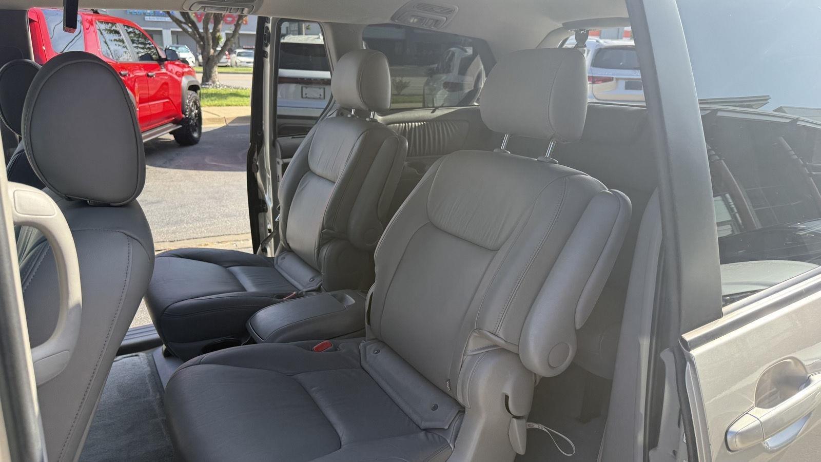 Toyota Sienna XLE 2004