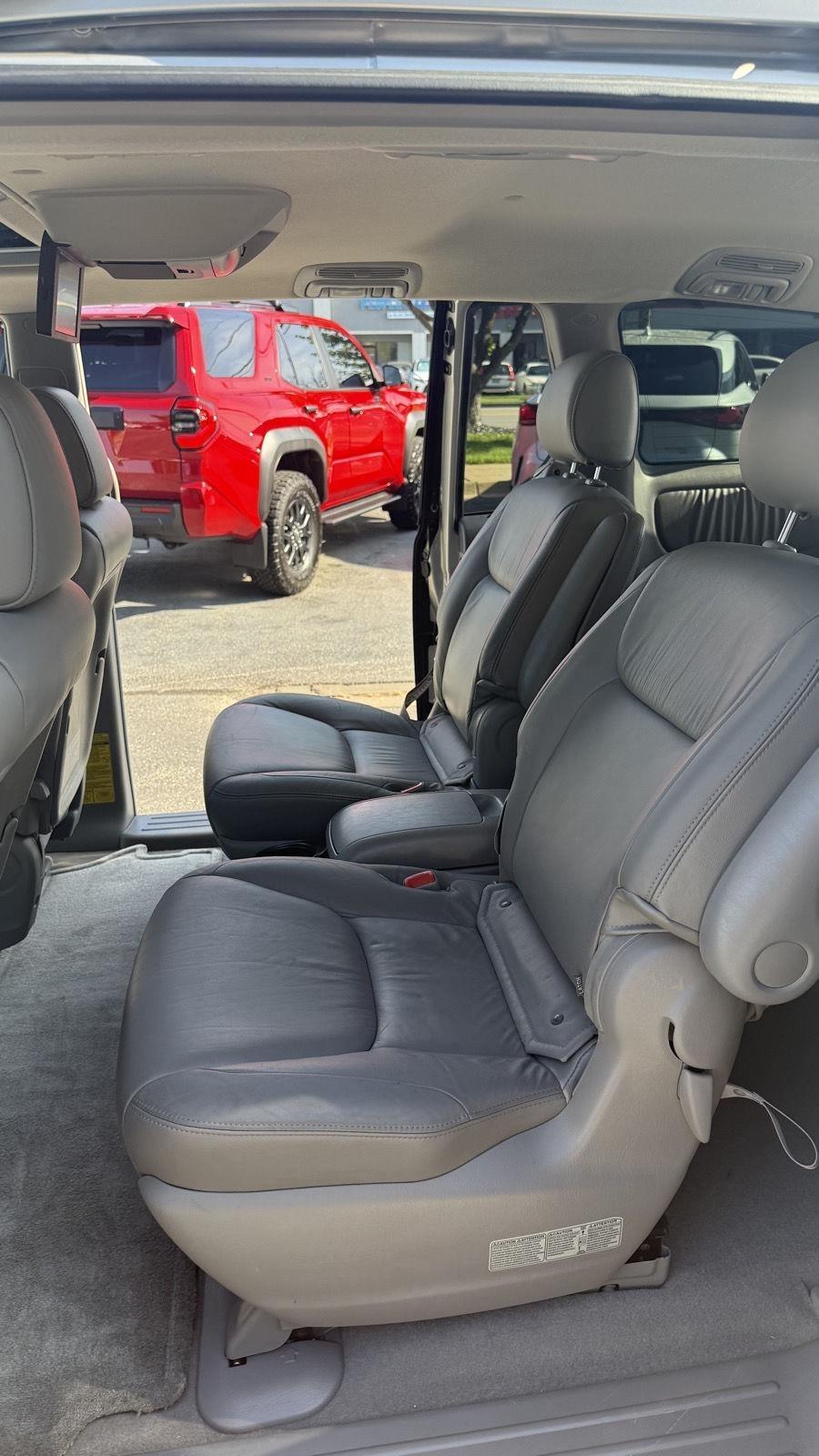 Toyota Sienna XLE 2004