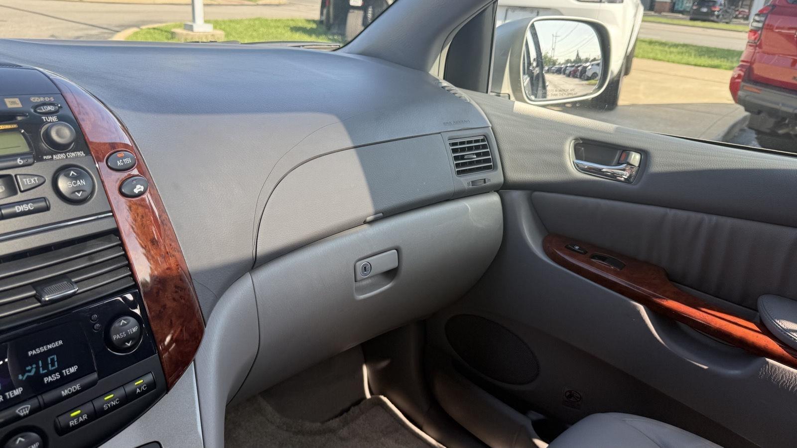Toyota Sienna XLE 2004