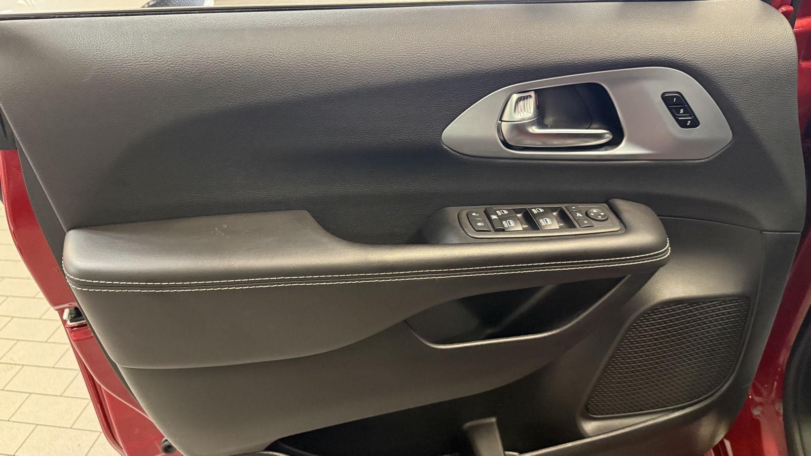 Chrysler Pacifica Limited 2026