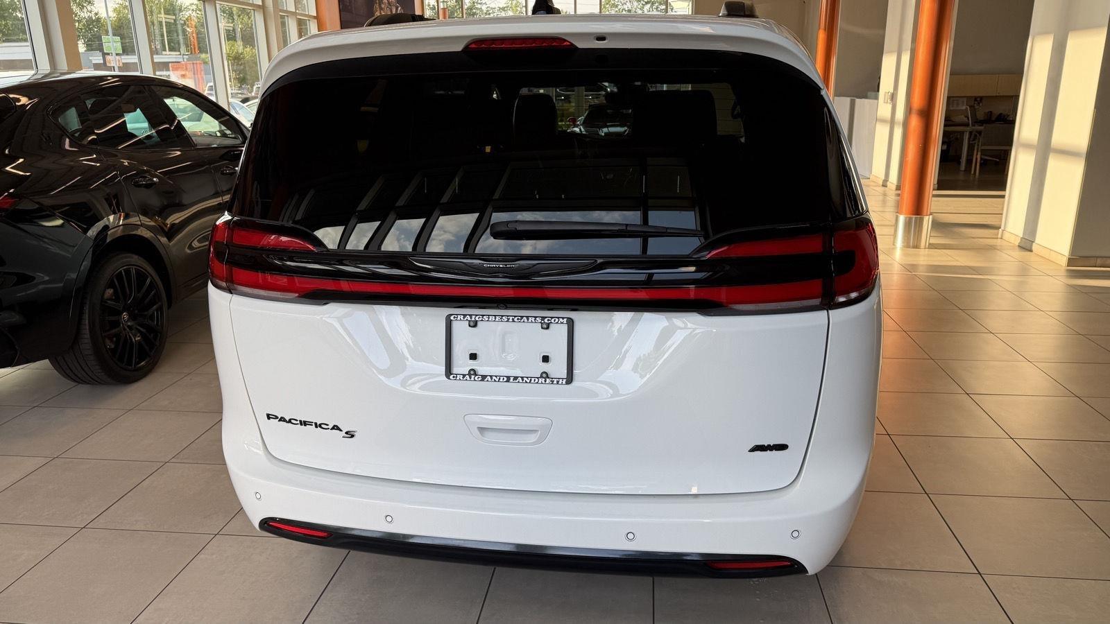 Chrysler Pacifica Touring L AWD 2023
