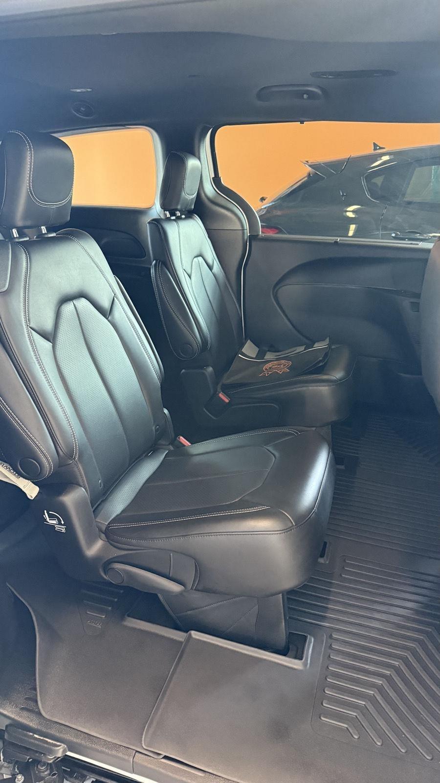 Chrysler Pacifica Touring L AWD 2023