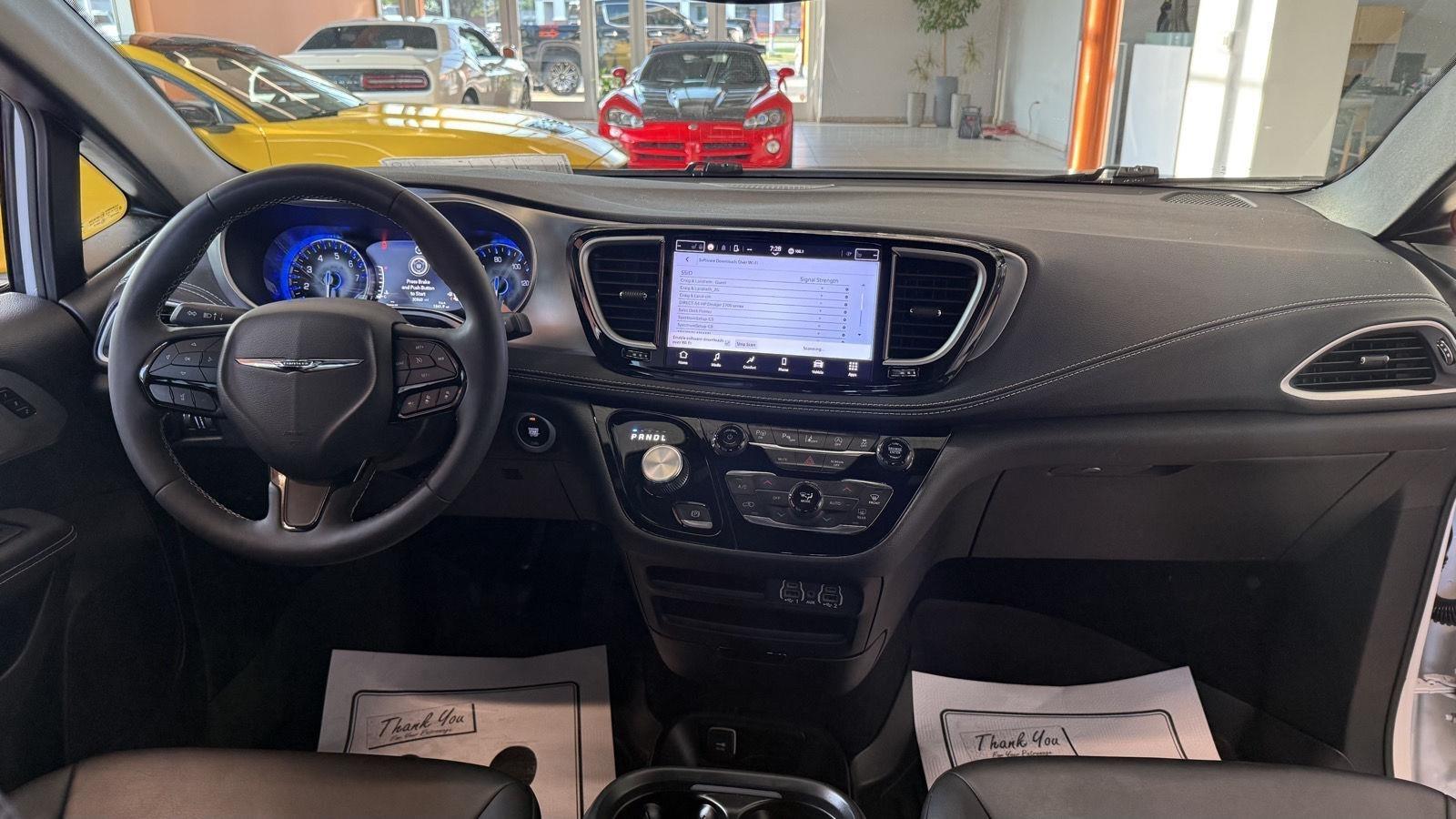 Chrysler Pacifica Touring L AWD 2023