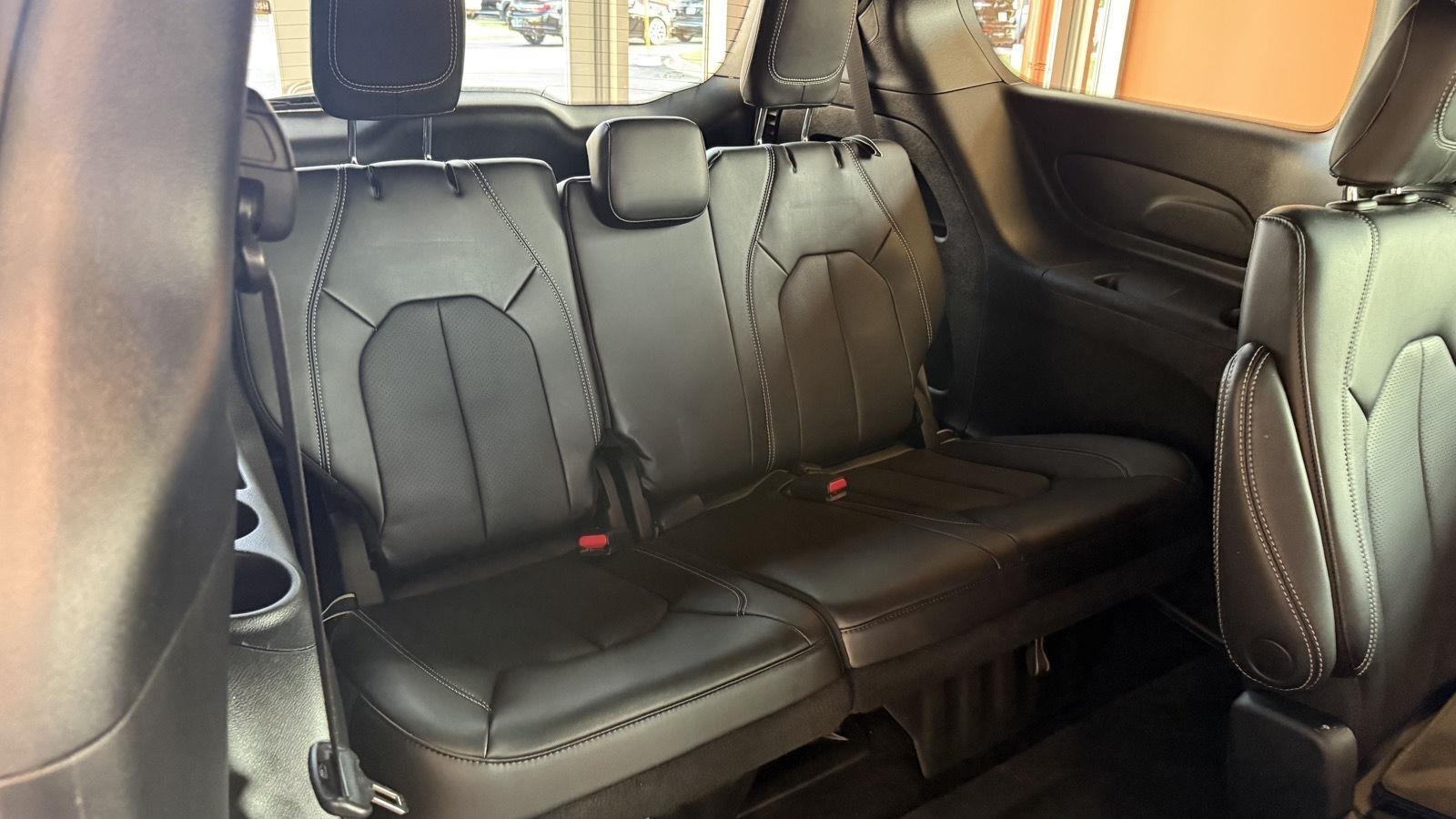 Chrysler Pacifica Touring L AWD 2023