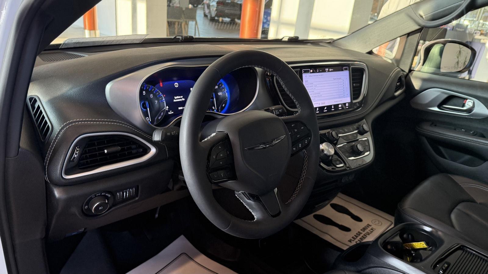 Chrysler Pacifica Touring L AWD 2023