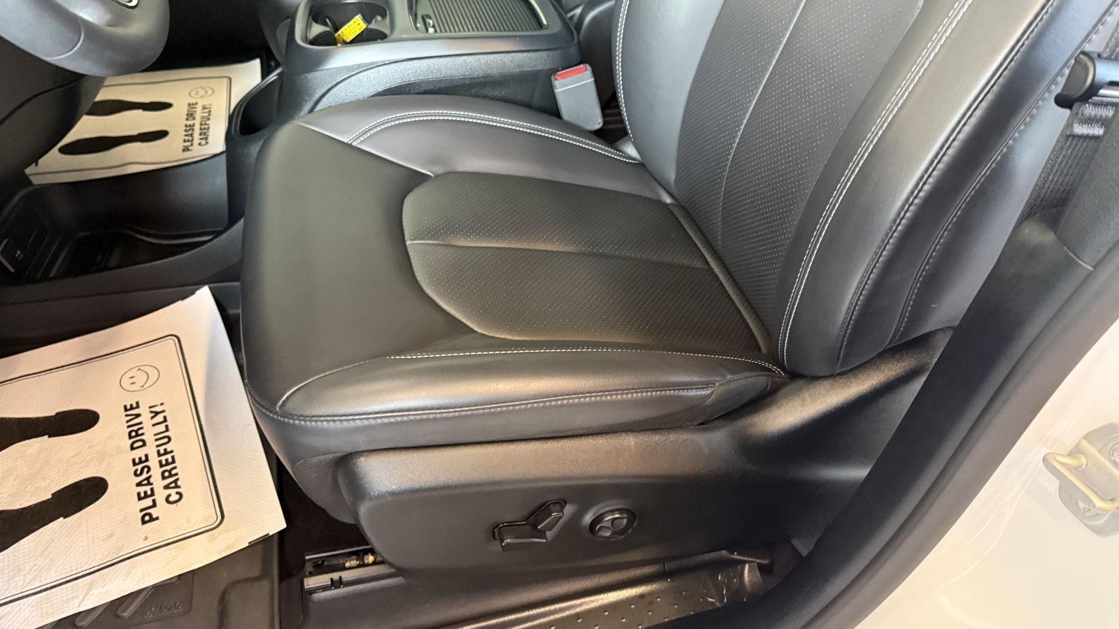 Chrysler Pacifica Touring L AWD 2023