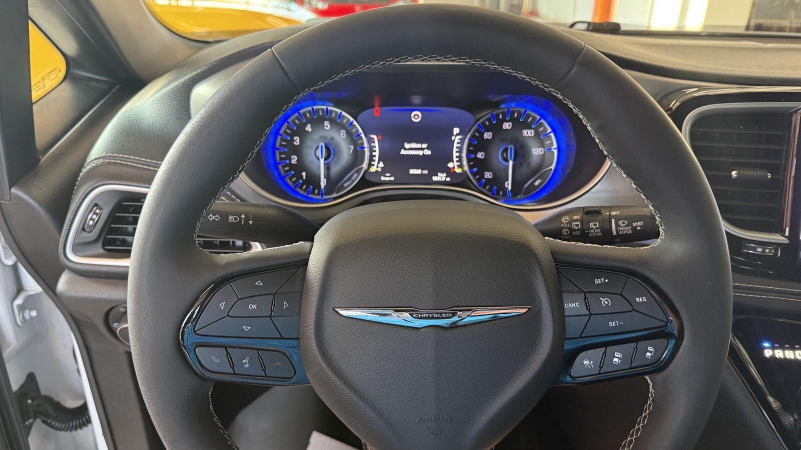 Chrysler Pacifica Touring L AWD 2023