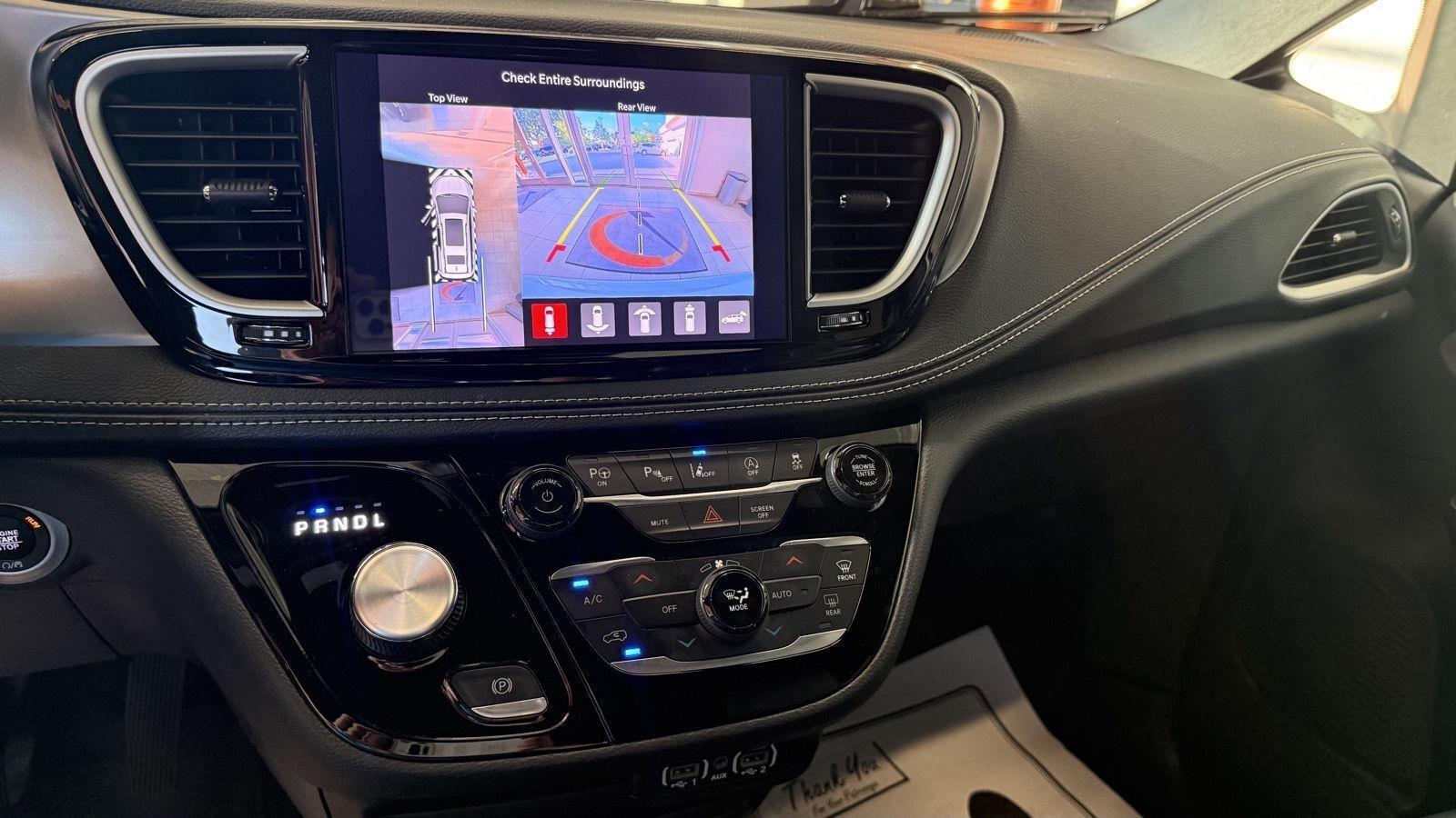 Chrysler Pacifica Touring L AWD 2023
