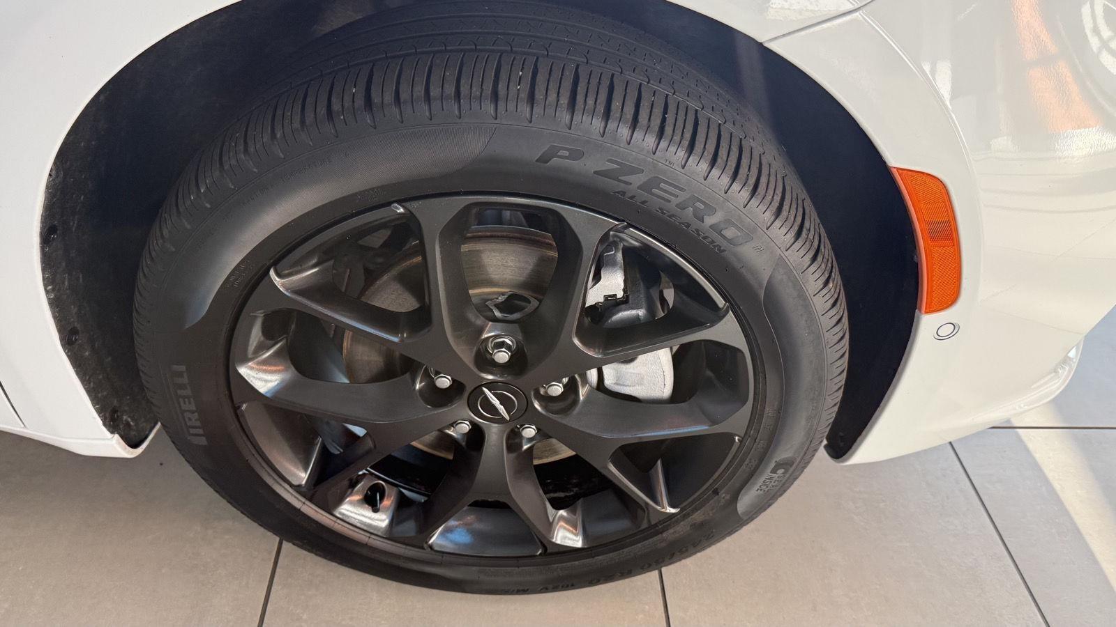 Chrysler Pacifica Touring L AWD 2023