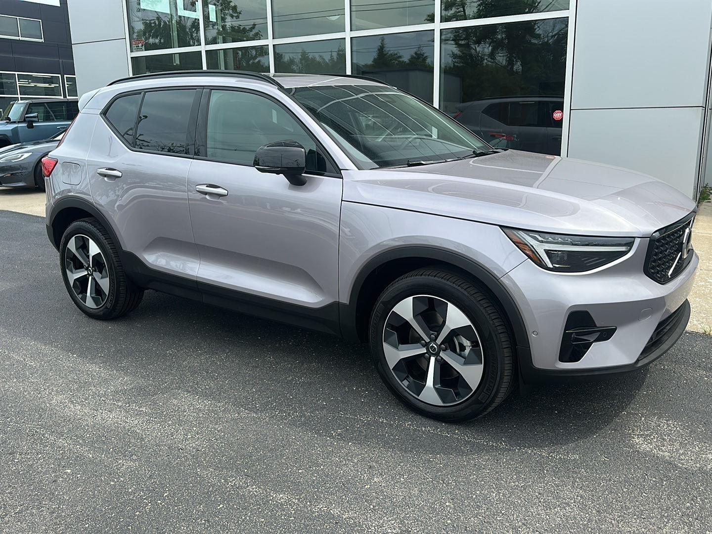 2026 Volvo XC40 B5 Plus Dark AWD