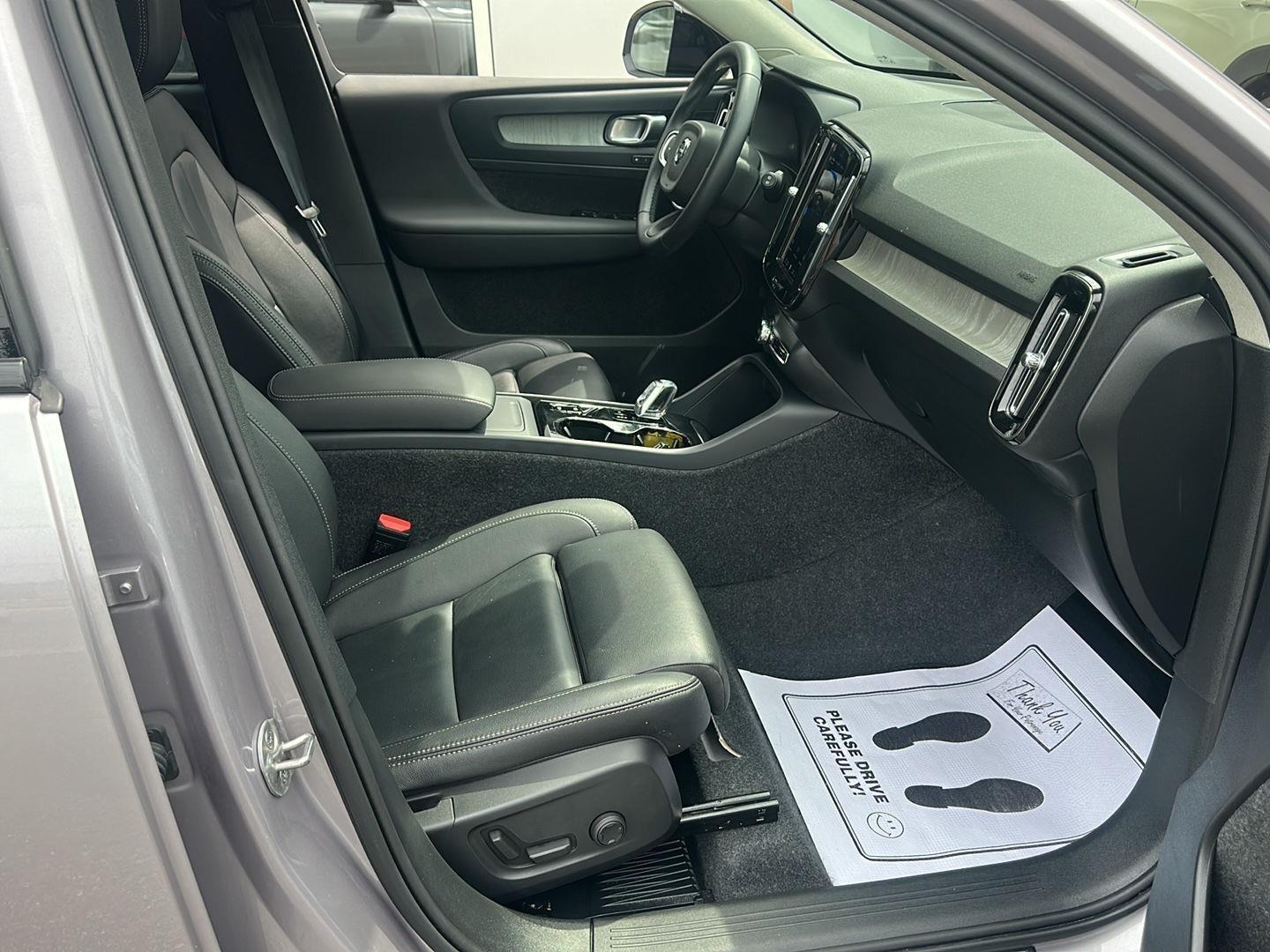 Volvo XC40 B5 Plus Dark AWD 2026