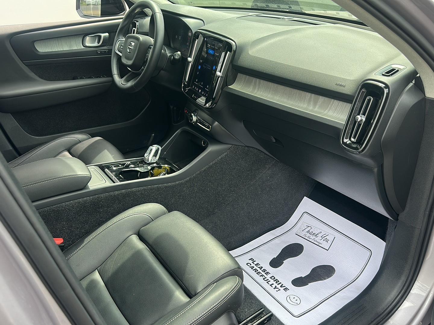Volvo XC40 B5 Plus Dark AWD 2026