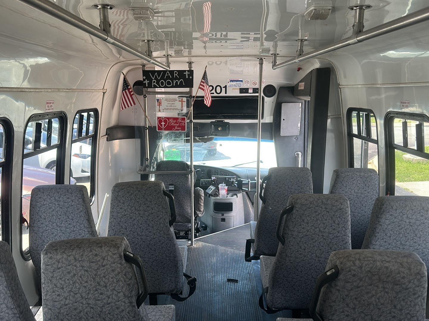 Ford Econoline E-450 Super Duty 2003
