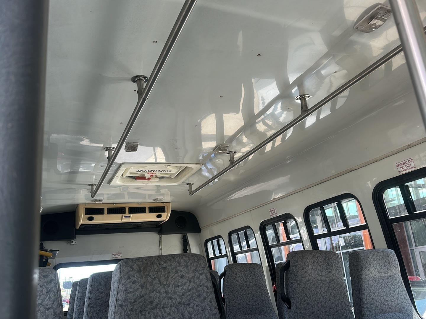 Ford Econoline E-450 Super Duty 2003