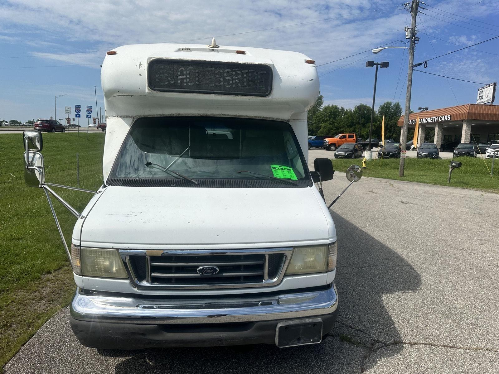 Ford Econoline E-450 Super Duty 2003