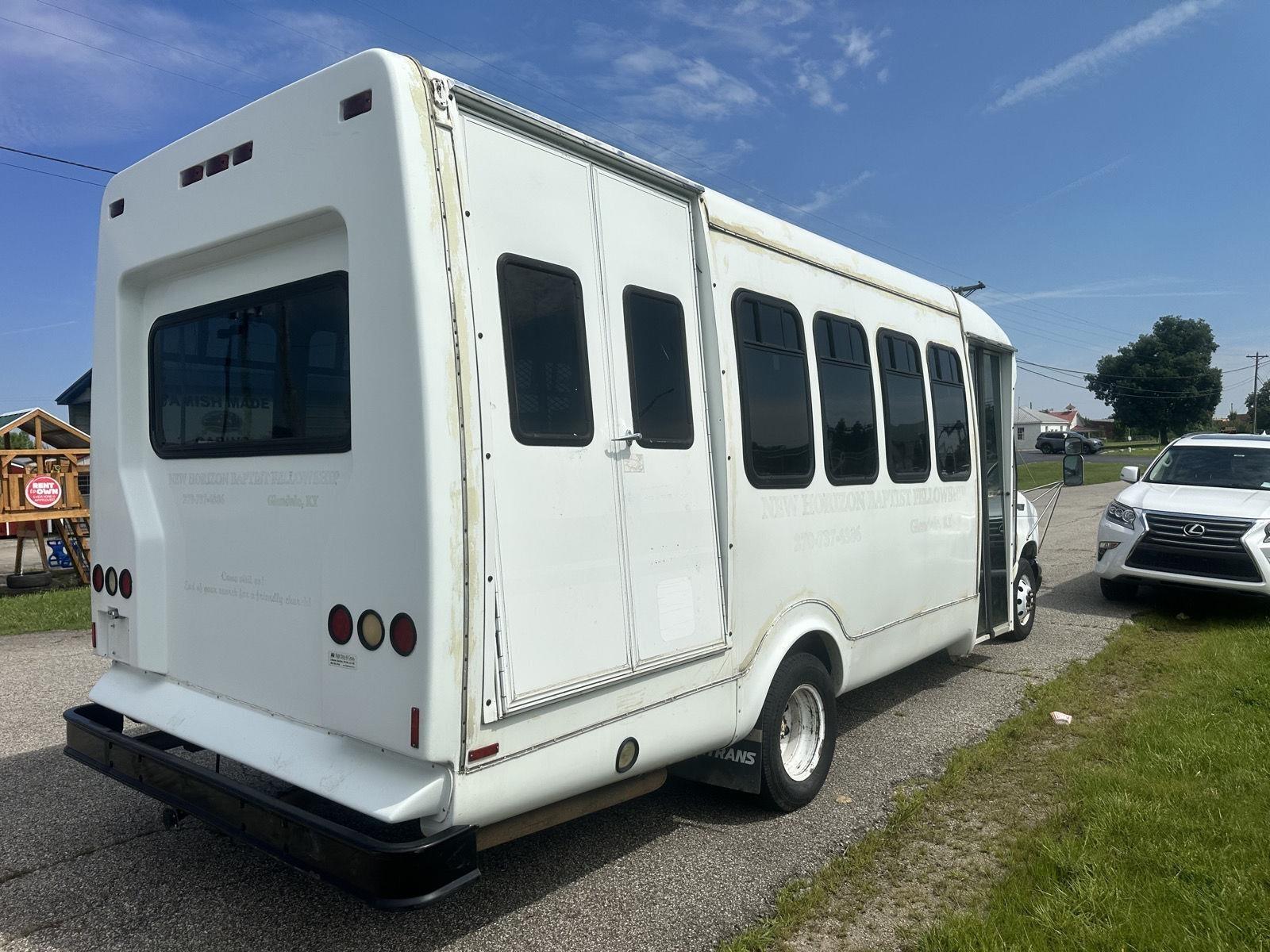 Ford Econoline E-450 Super Duty 2003
