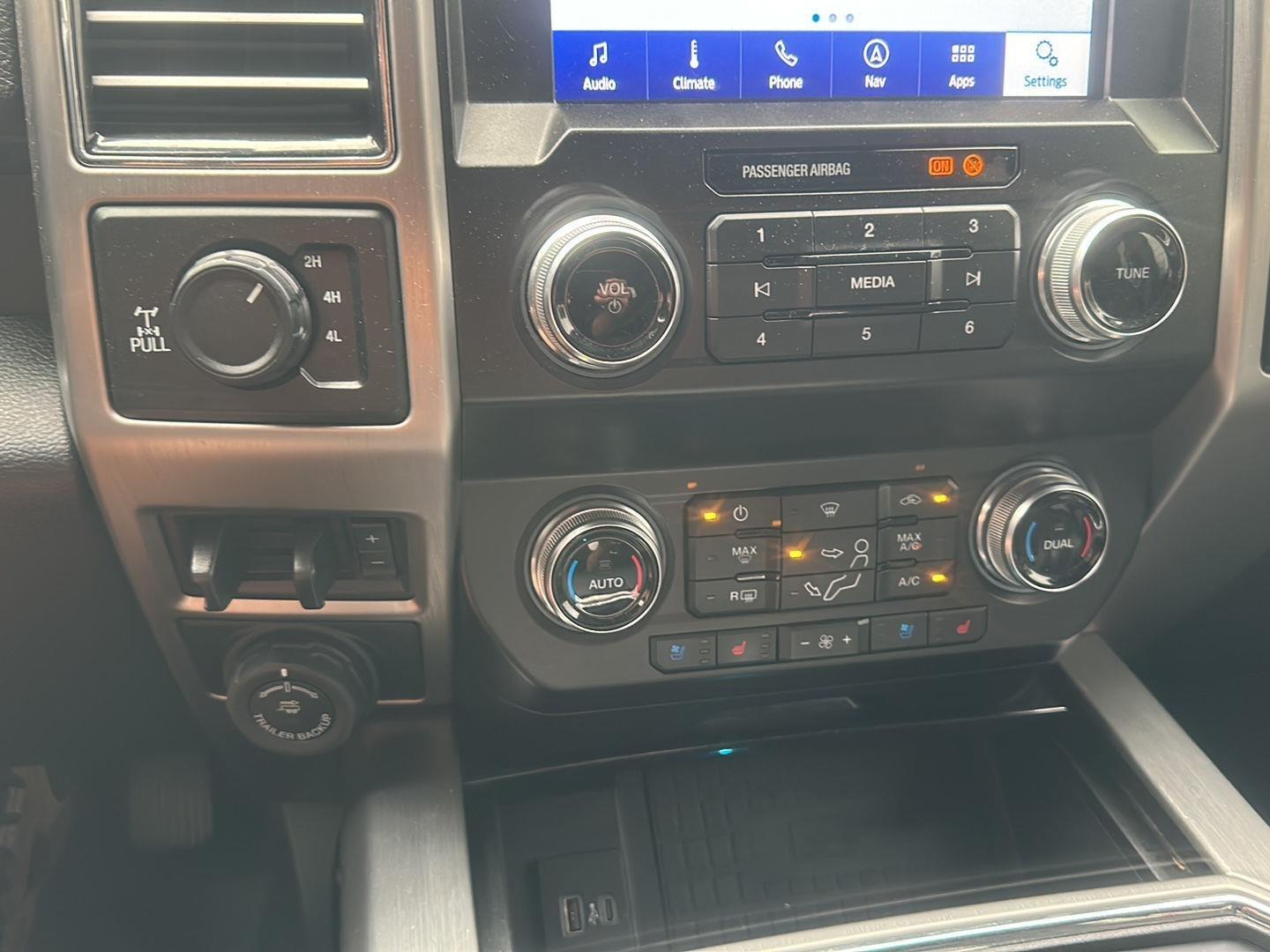 Ford F-350 SD Platinum Crew Cab Long Box 4WD 2020