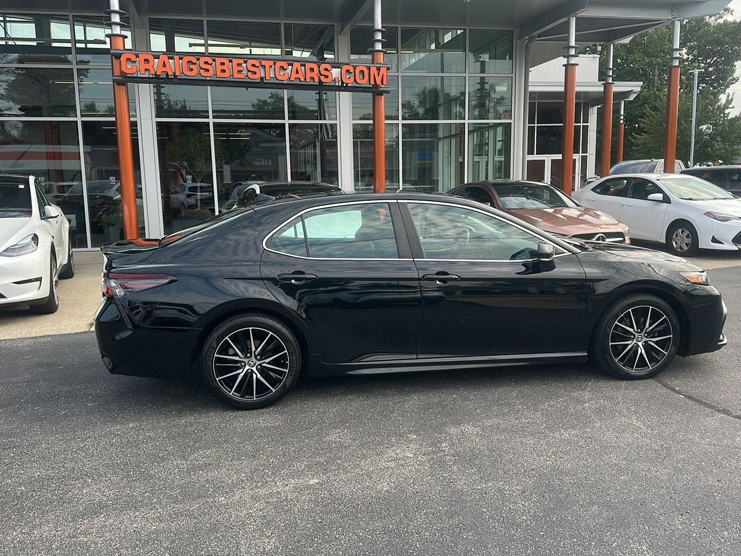 Toyota Camry SE 2024