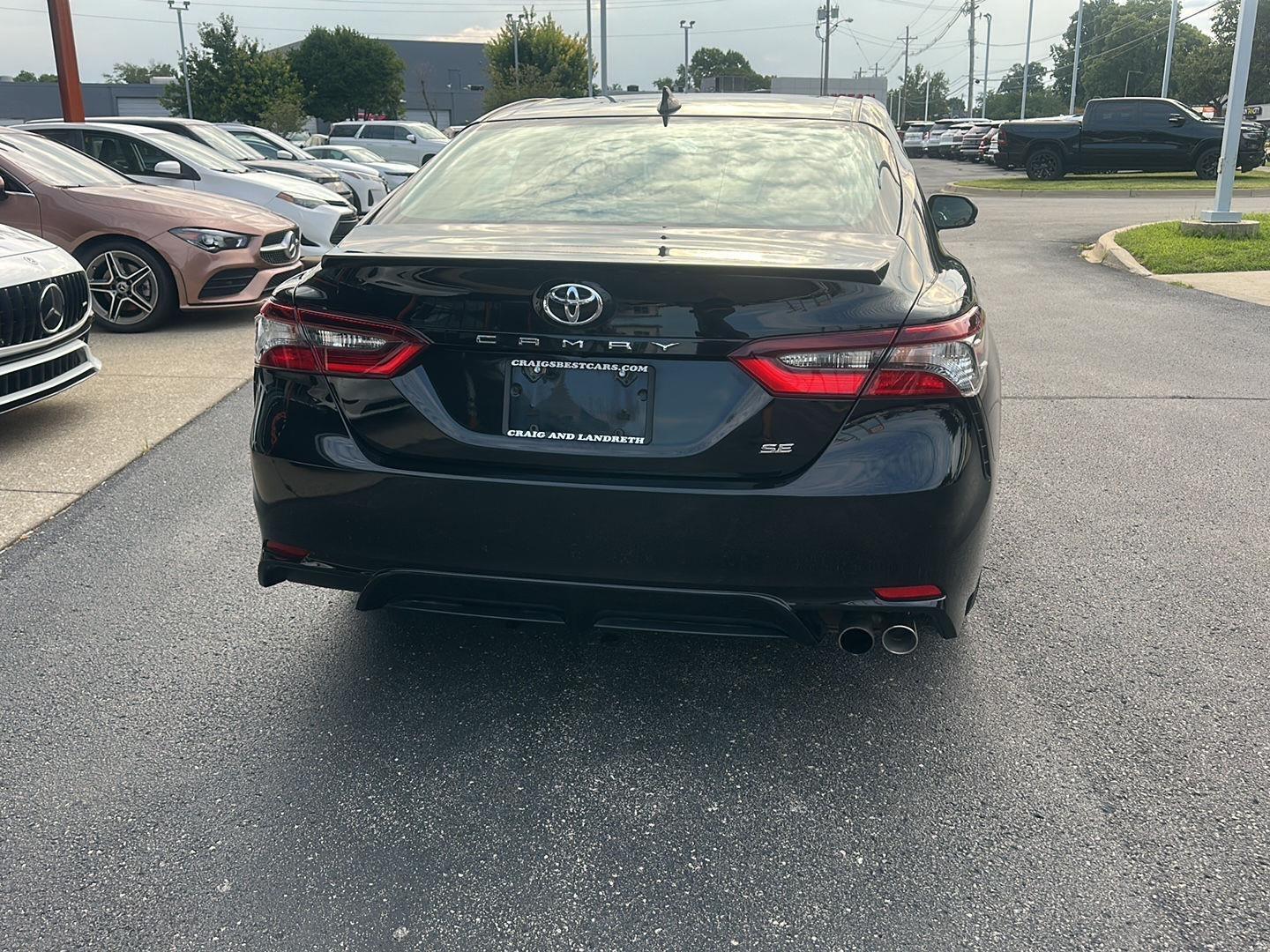 Toyota Camry SE 2024