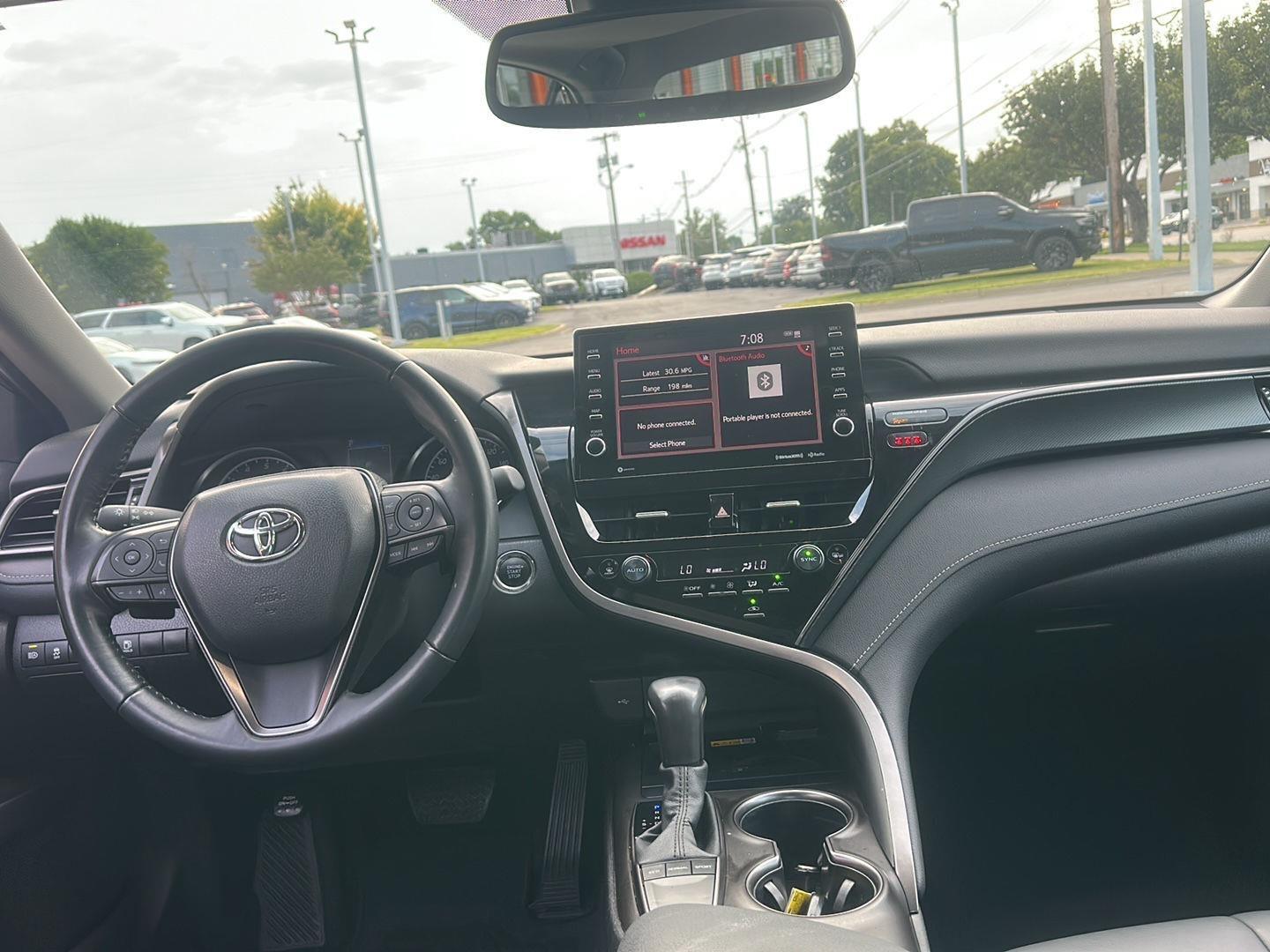 Toyota Camry SE 2024