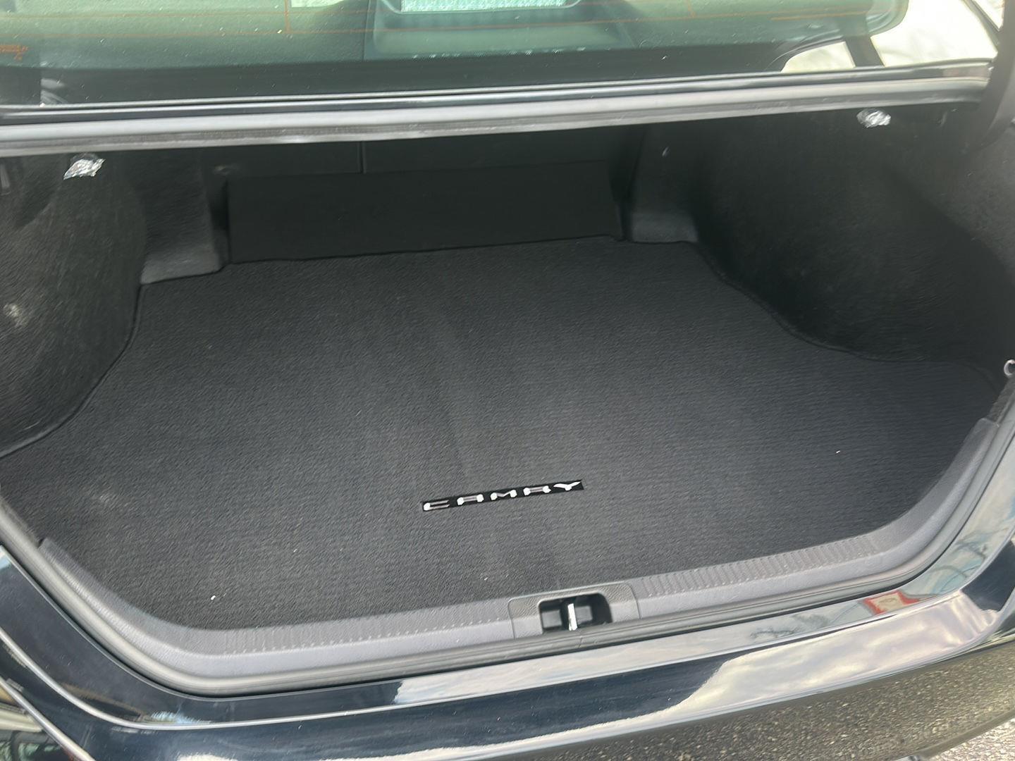 Toyota Camry SE 2024
