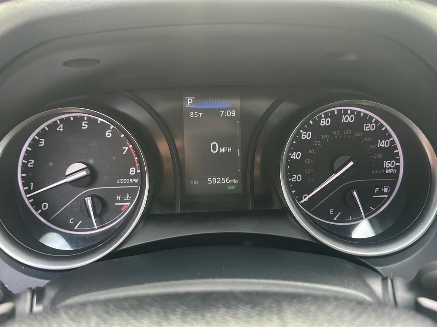 Toyota Camry SE 2024