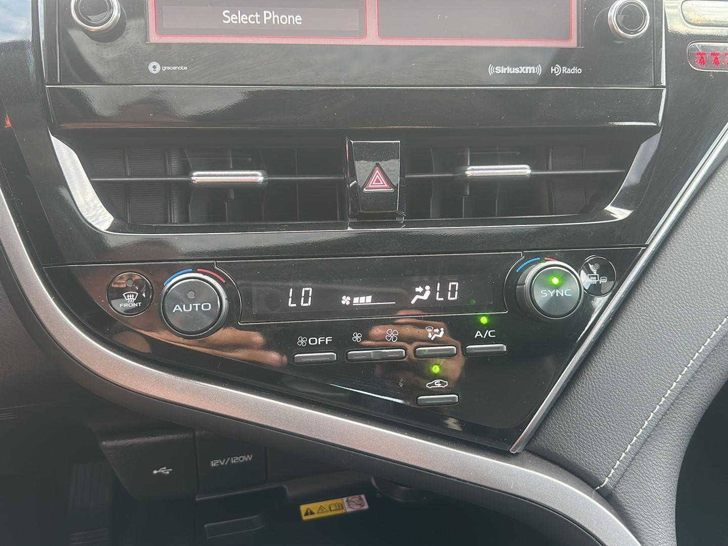 Toyota Camry SE 2024