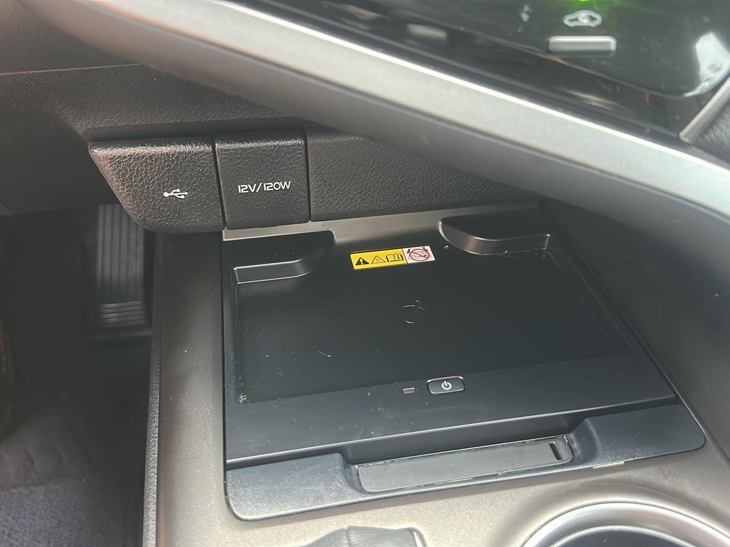 Toyota Camry SE 2024