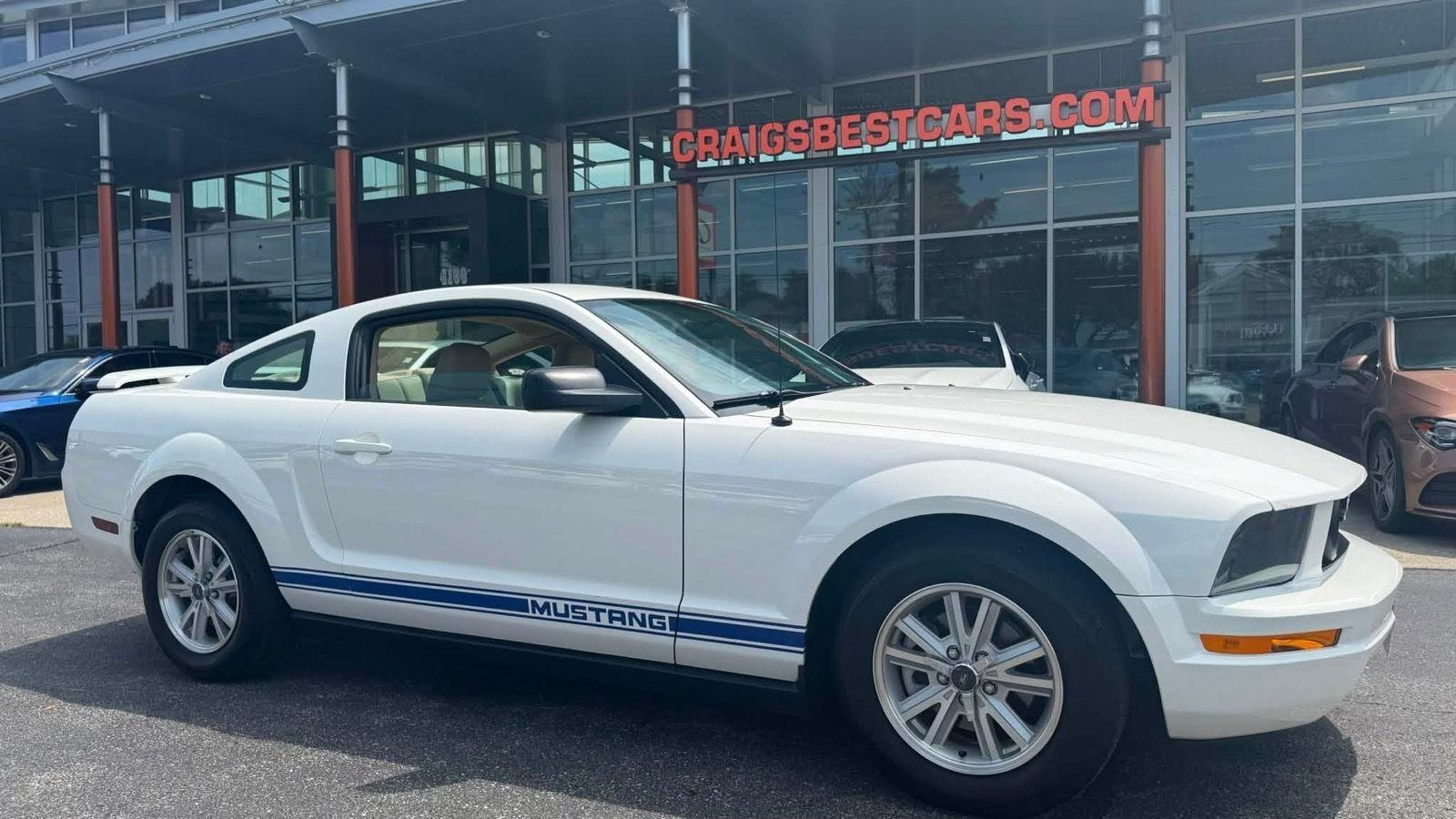 Ford Mustang V6 Standard Coupe 2006